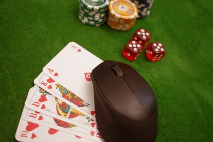 Poker turnirlərində necə iştirak etmək olar?